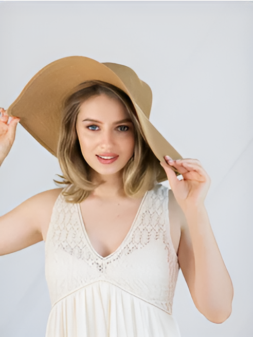 Straw Hat – GoldenGaze Wide-Brim Elegance