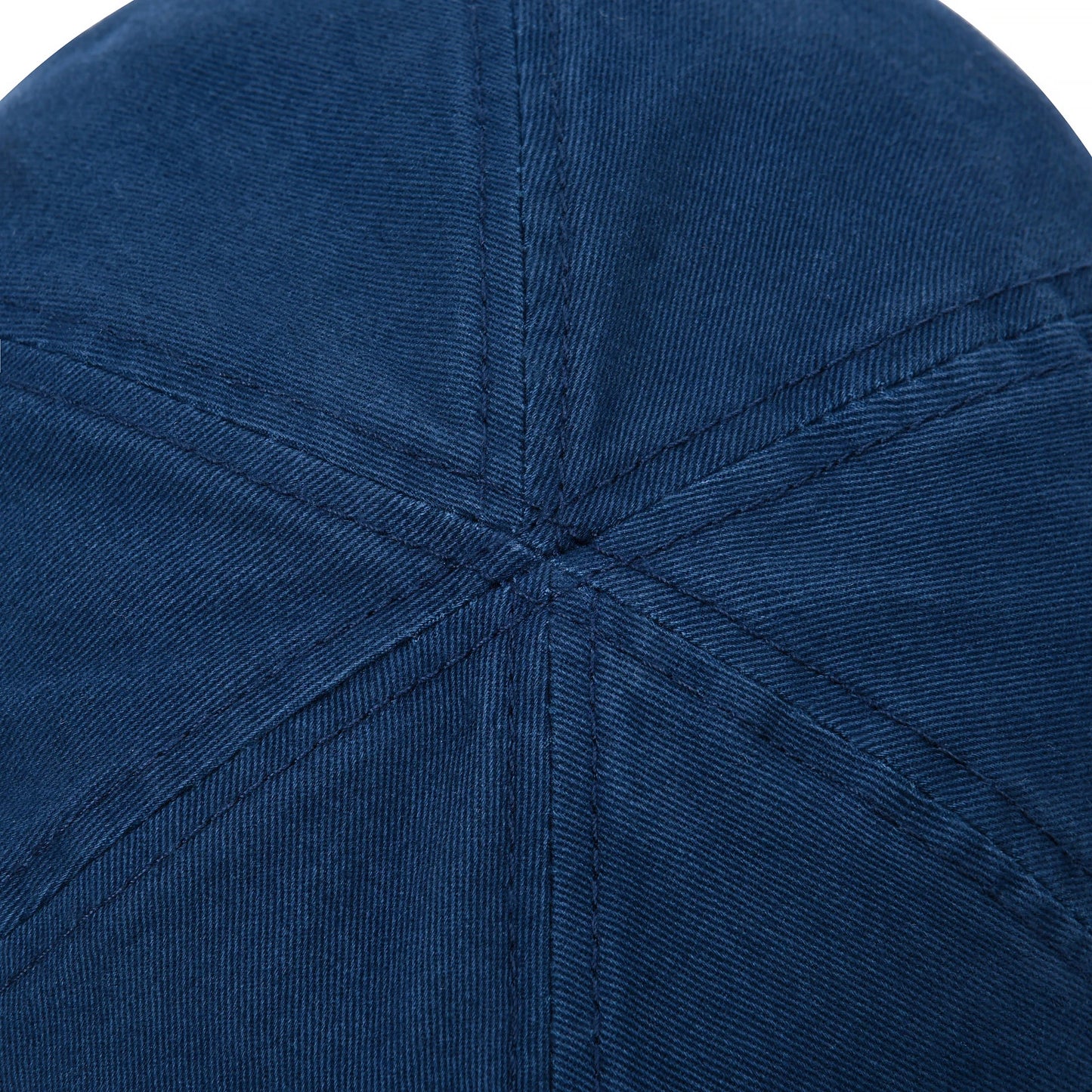 Flat Cap – Timeless Design with Minimal Stitch Detail