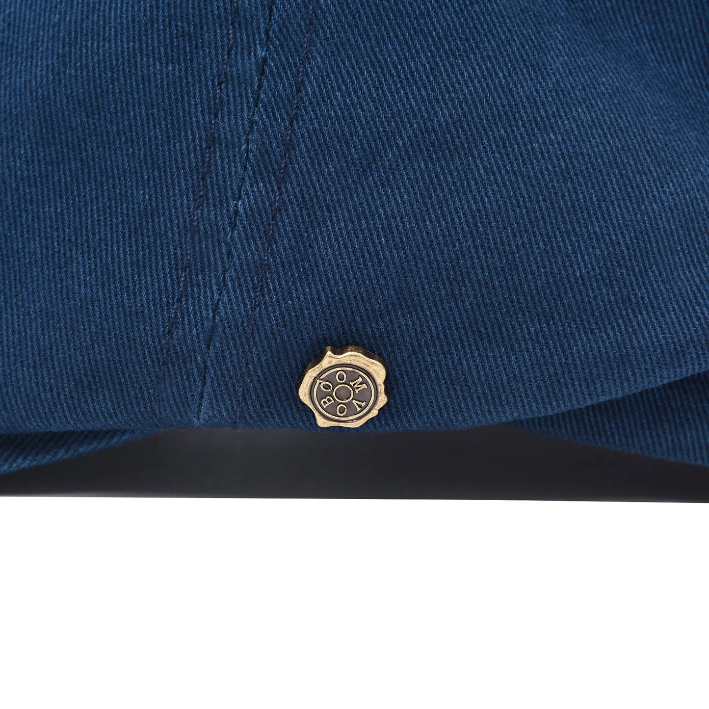 Flat Cap – Timeless Design with Minimal Stitch Detail