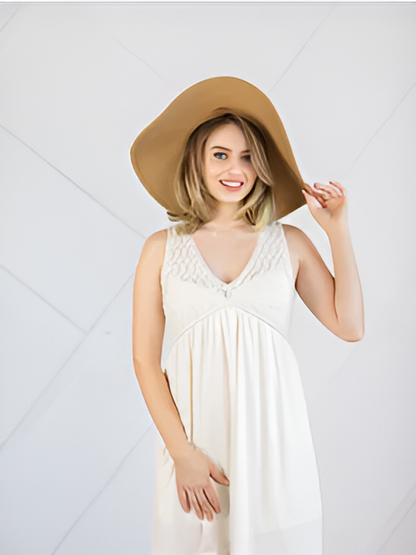 Straw Hat – GoldenGaze Wide-Brim Elegance