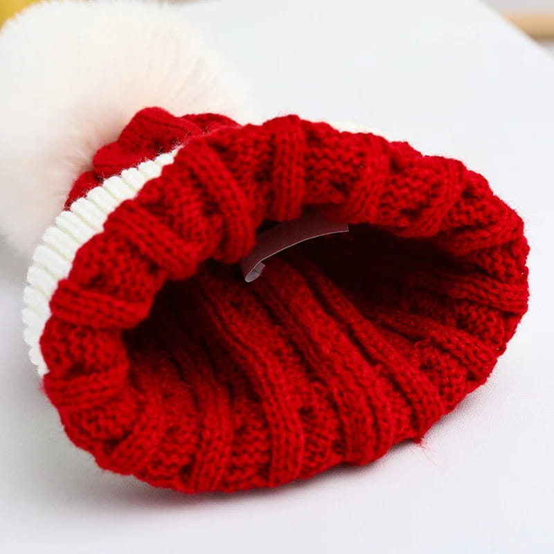 Beanie – Christmas Cable Knit with Pom-Pom
