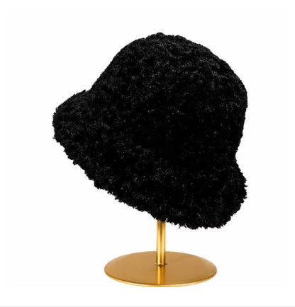 Beanie – Women's Curly Lamb Fur